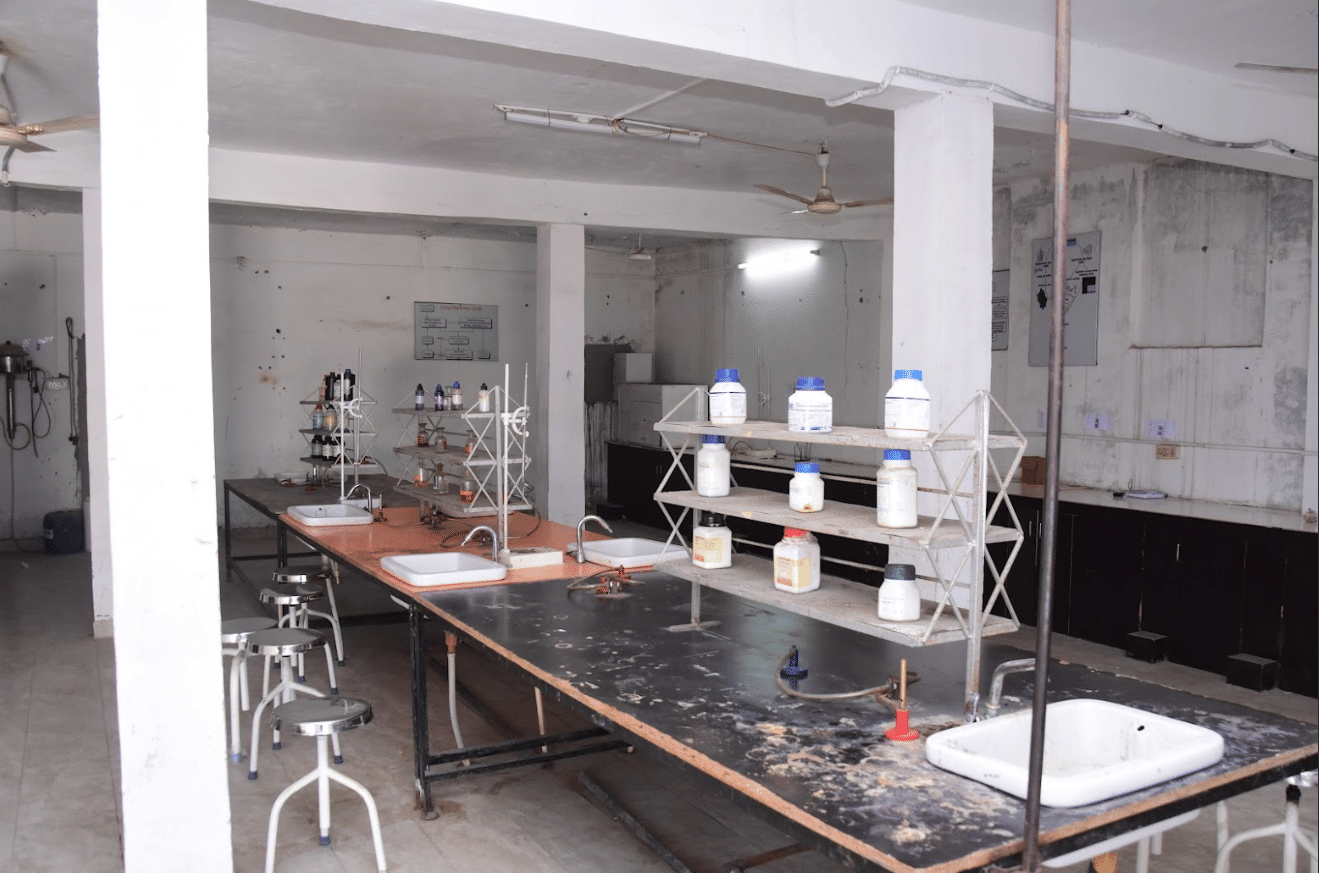 Biyani Institute of Pharmaceutical Sciences Jaipur Science Lab photo 9